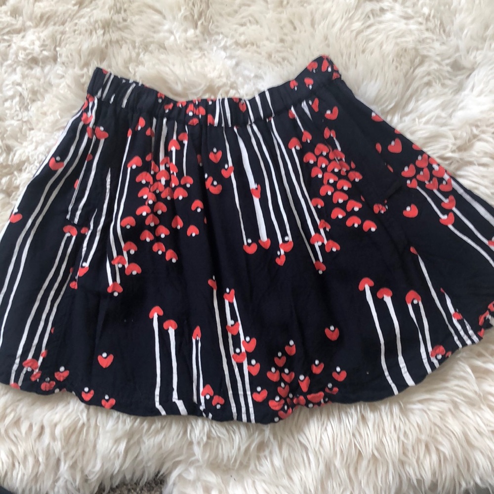Cute feminine flowy skirt.